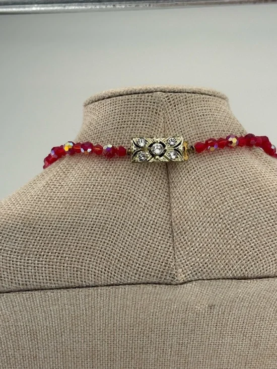 ✨ Vintage Ruby Red Aurora Borealis Crystal Necklace | Faceted Statement Glam - Picture 5 of 5